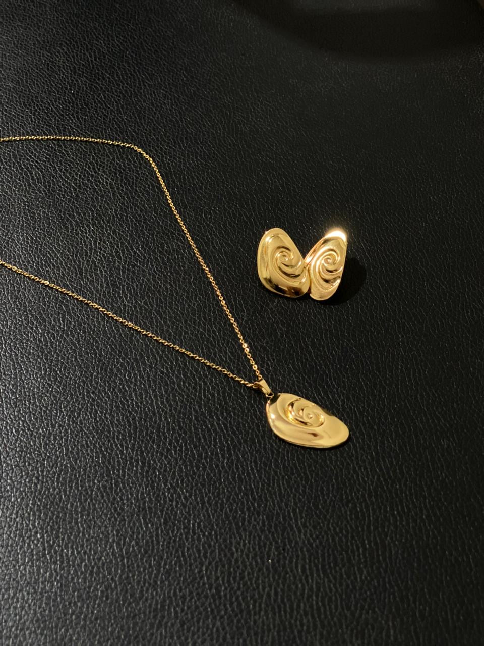 Necklace with earrings